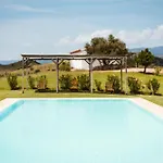 Nyaraló Santu Martine: With Pool *